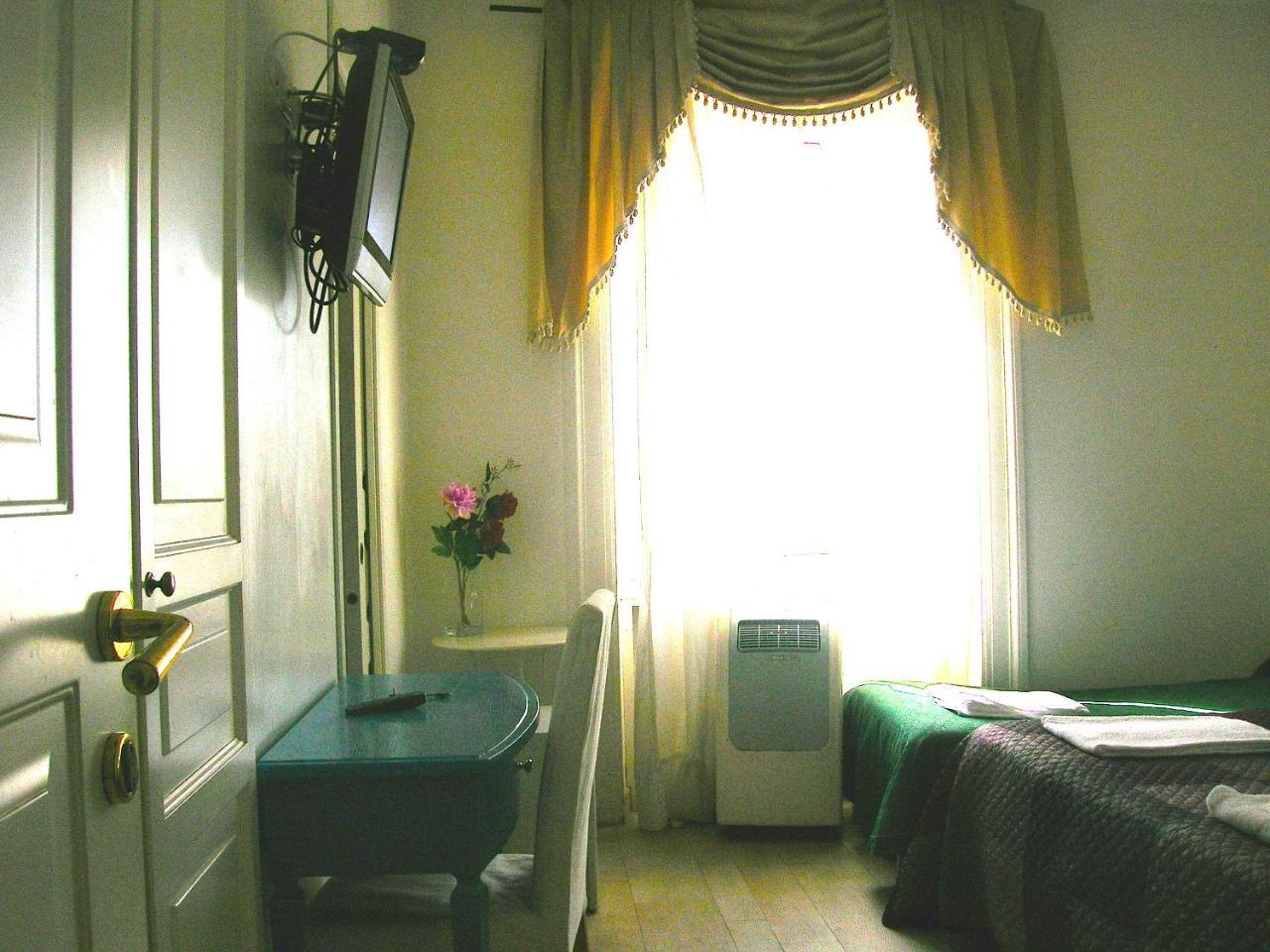 Light Inn Affittacamere Rzym Zewnętrze zdjęcie